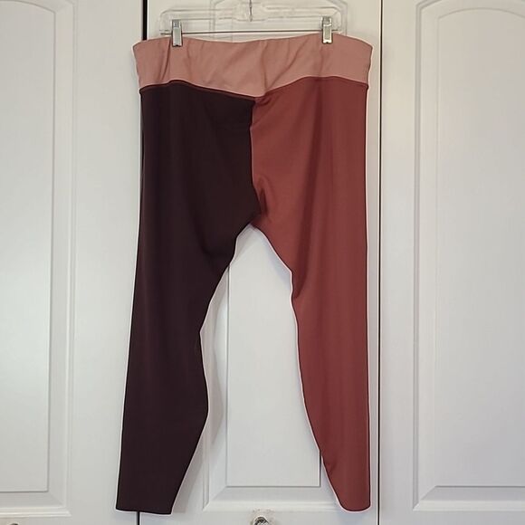 Nike One Luxe Two Tone Mid-Rise Ribbed Leggings in Canyon Rust/Clear Size 2X - Picture 6 of 11